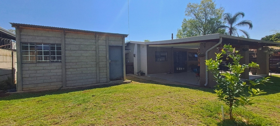 2 Bedroom Property for Sale in Rustenburg Central North West